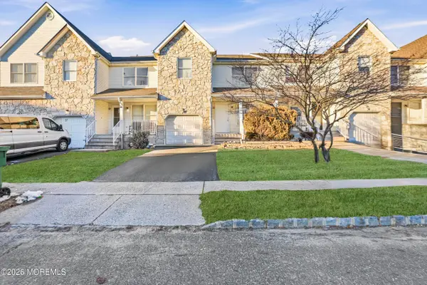 35 Crest Place, Lakewood, NJ 08701