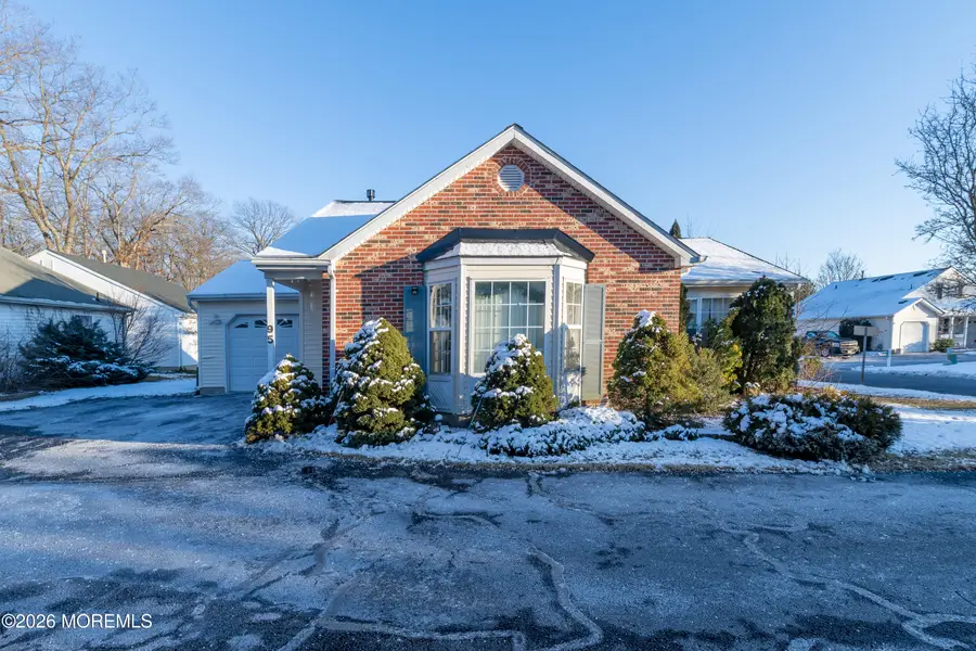 95 Farnworth Close, Freehold, NJ 07728 - Image #2