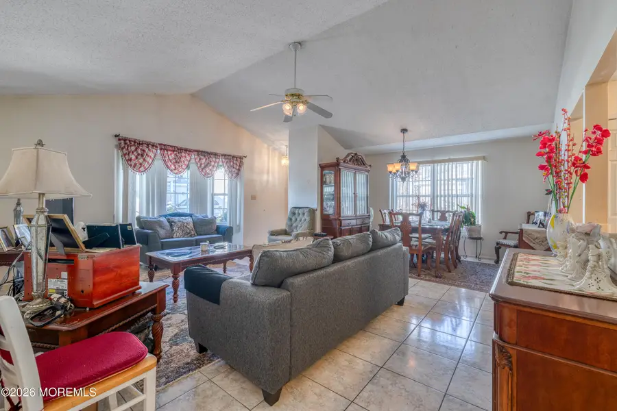 95 Farnworth Close, Freehold, NJ 07728 - Image #3