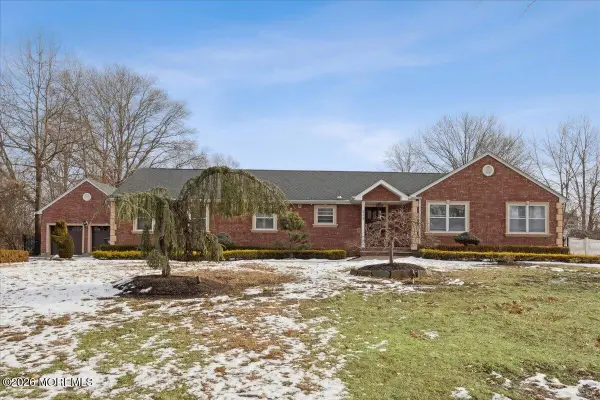 212 Stonehurst Boulevard, Freehold, NJ 07728