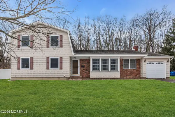 48 Newbury Road, Howell, NJ 07731