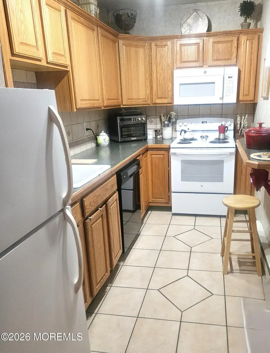 84 D White Street #D, Eatontown, NJ 07724 - Image #2