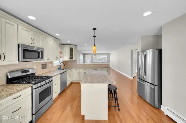 16 Mirador Court, Berkeley, NJ 08721