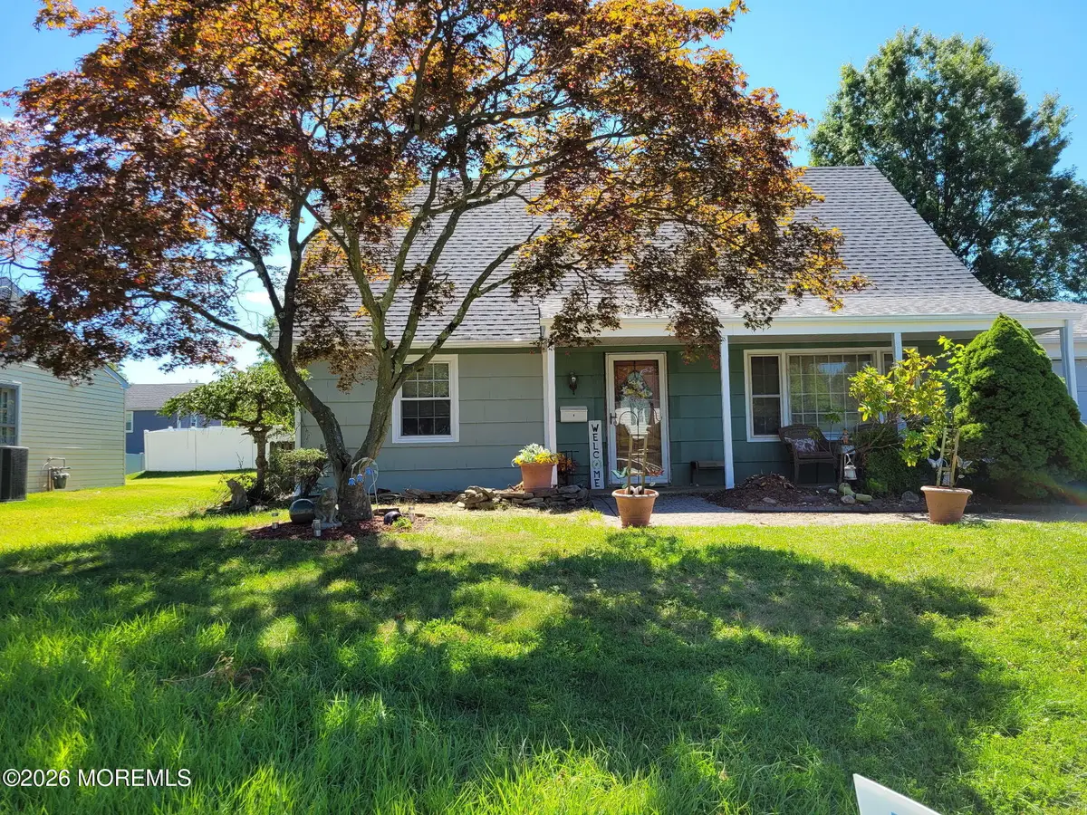 28 Fayette Lane, Aberdeen, NJ 07747 - Image #1