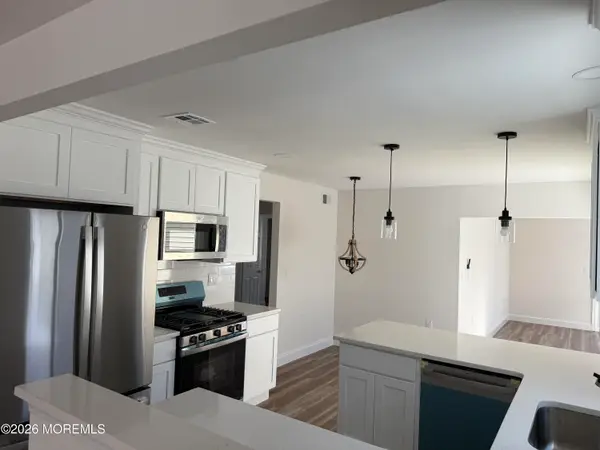 18 Mansfield Avenue, Manchester, NJ 08759