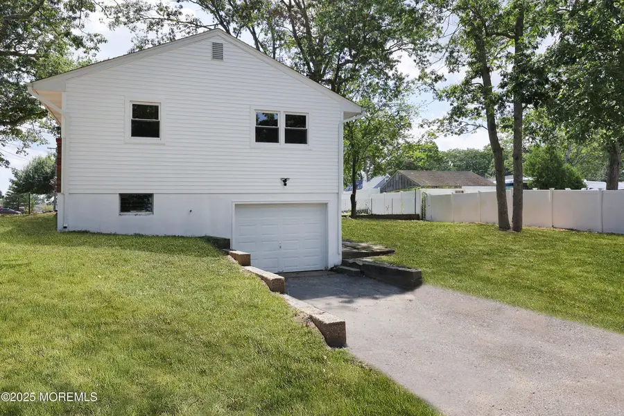 400 Surf Avenue, Beachwood, NJ 08722 - Image #2