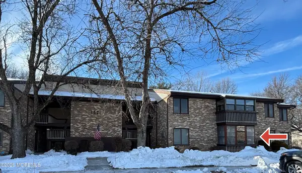 142 Cross Slope Court #E, Manalapan, NJ 07726