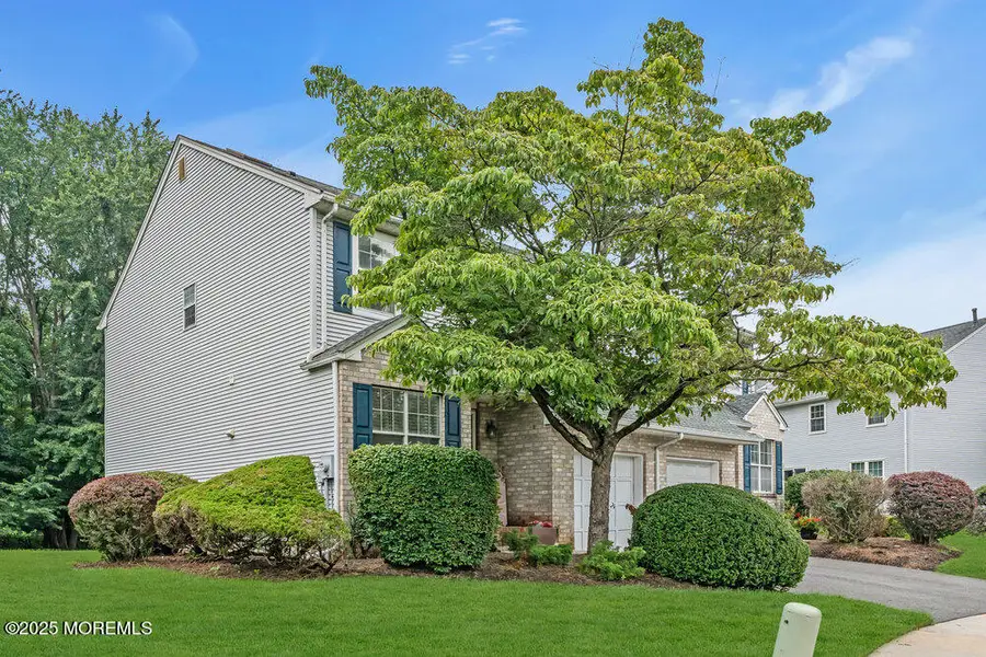 28 Hawthorn Drive, Edison, NJ 08820 - Image #3