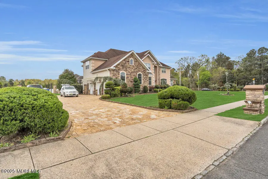 186 Jumping Brook Drive, Toms River, NJ 08755 - Image #2