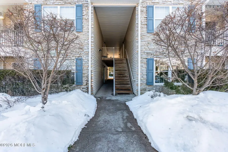 1209 Wedgewood Circle, Belford, NJ 07718 - Image #2