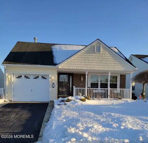 5 Prince Charles Drive, Toms River, NJ 08757