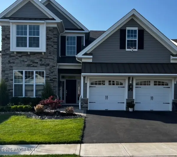 39 Flagstone Court, Freehold, NJ 07728