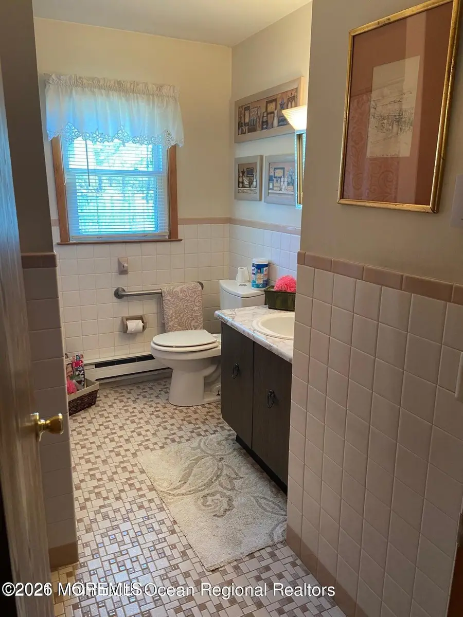 38 Whitmore Drive, Toms River, NJ 08757 - Image #3