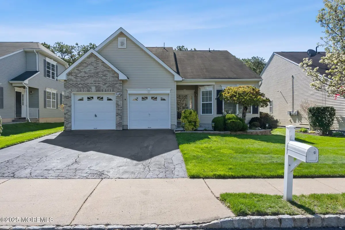 24 Little Leaf Lane, Howell, NJ 07731 - #1