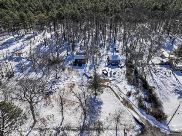 3 Schreibers Lane, Freehold, NJ 07728