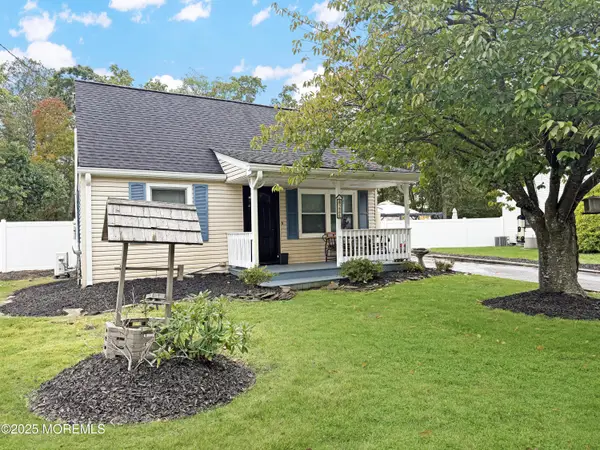 224 Sunset Lane, Howell, NJ 07731