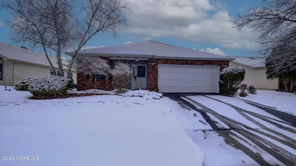 83 Clubhouse Lane, Marlboro, NJ 07746