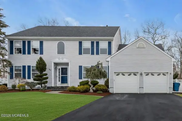 93 Shenendoah Road, Howell, NJ 07731