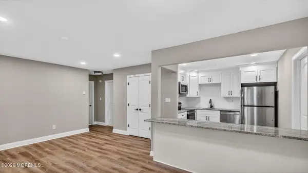 115 Amberly Drive #D, Manalapan, NJ 07726