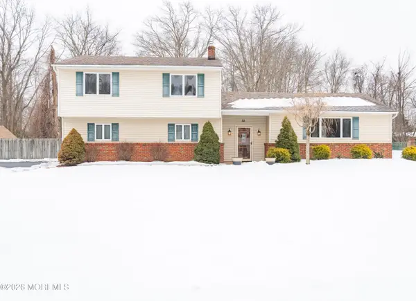 32 Hamilton Avenue, Morganville, NJ 07751