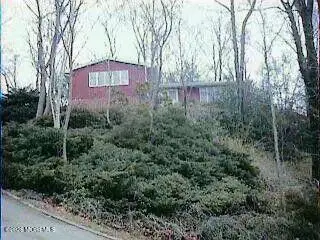 28 Hopi Drive, Middletown, NJ 07748