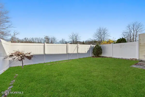 7 Tracey Court, Howell, NJ 07731 - #3