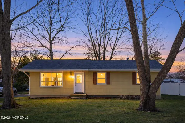 1124 Spray Avenue, Beachwood, NJ 08722