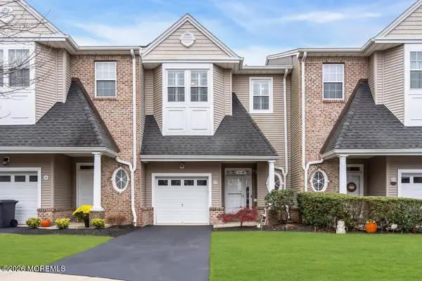 22 Island Breeze Court, Manahawkin, NJ 08050