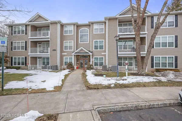 564 St Andrews Place, Manalapan, NJ 07726