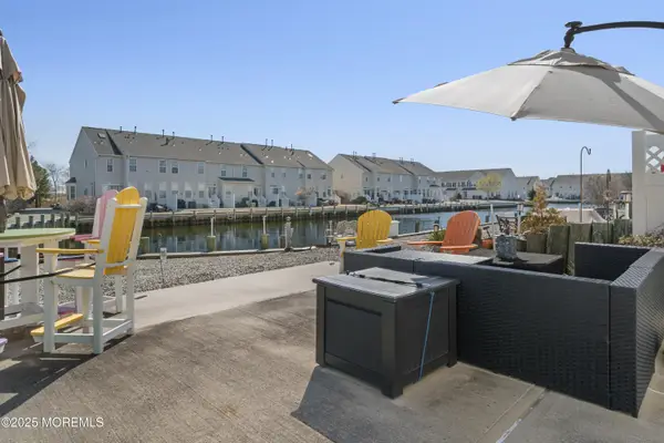 33 Blue Heron Lane, Bayville, NJ 08721