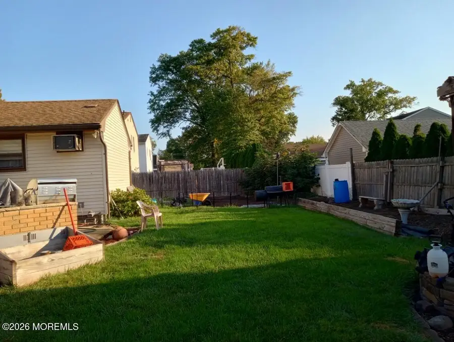 14 Chase Avenue, Middlesex, NJ 08846 - #3