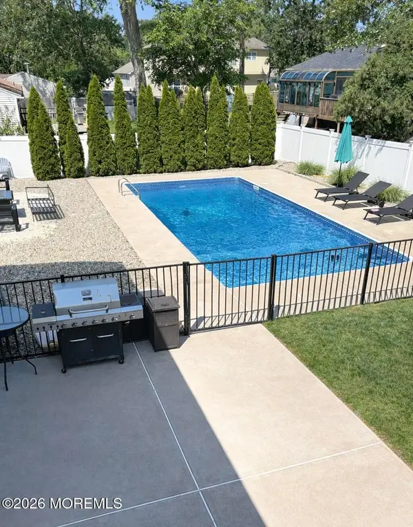 725 Commonwealth Boulevard, Toms River, NJ 08757