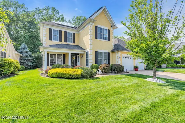 19 Carleton Drive, Freehold, NJ 07728