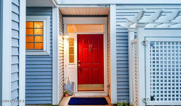 37 Golden Eye Lane, Port Monmouth, NJ 07758