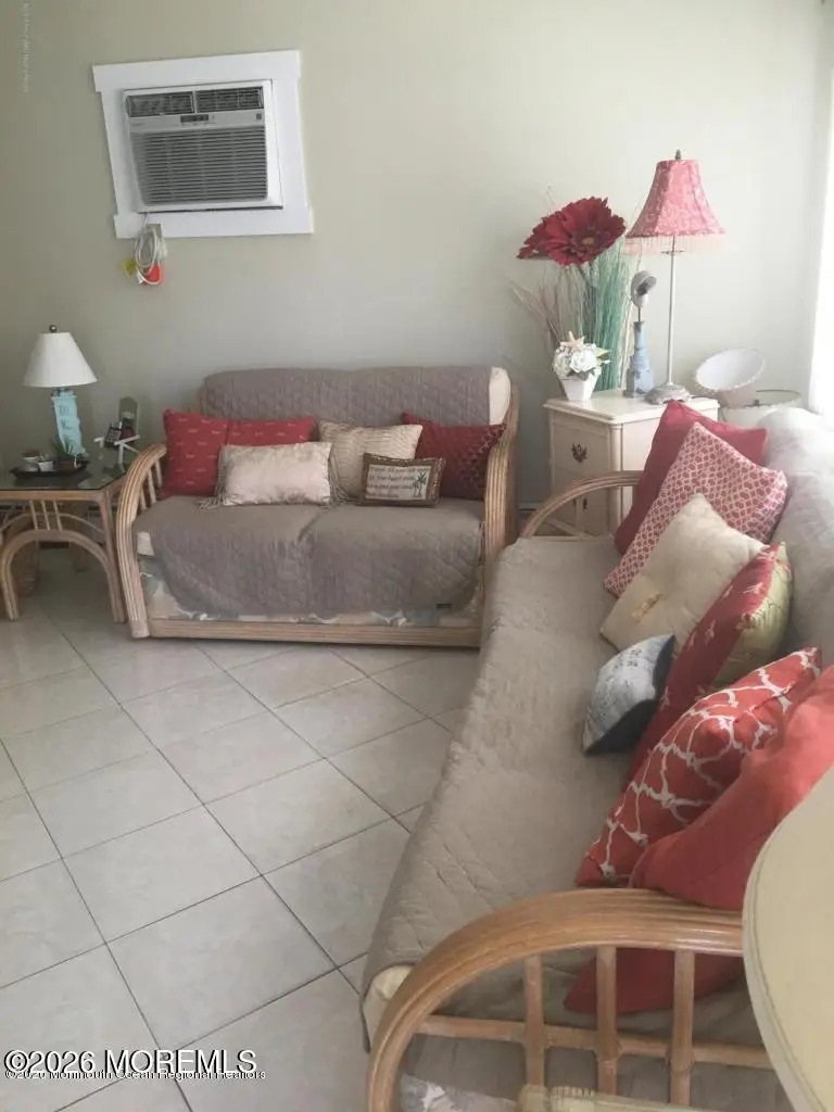 4 Brunswick Place, Point Pleasant Beach, NJ 08742 - #3