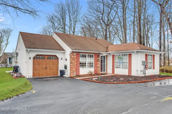 67 Farnworth Close #1000, Freehold, NJ 07728