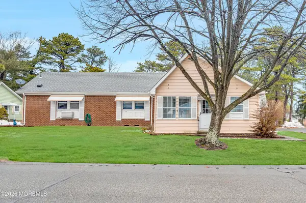 8B Flintlock Lane, Whiting, NJ 08759