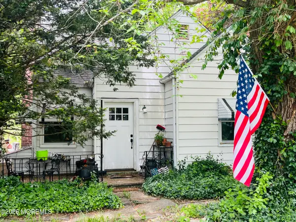 152 Chapel Hill Road, Middletown, NJ 07748