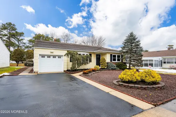 266 Westbrook Drive, Toms River, NJ 08757