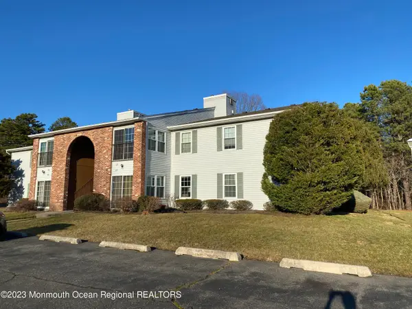 135 Frontier Way, Tinton Falls, NJ 07753