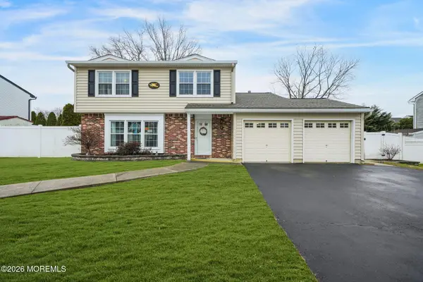 11 Regina Drive, Howell, NJ 07731