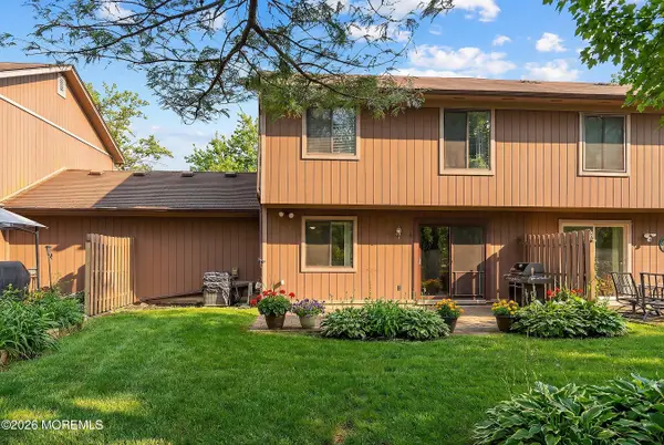 11 Owl Road, Howell, NJ 07731