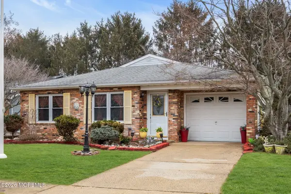 22 Abbey Road, Brick, NJ 08723