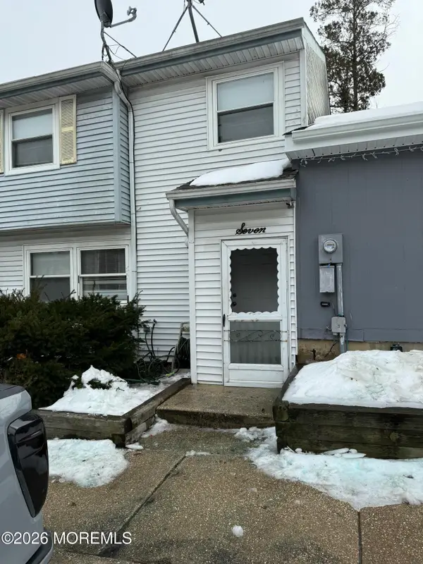 7 Sovereign Road, Barnegat, NJ 08005