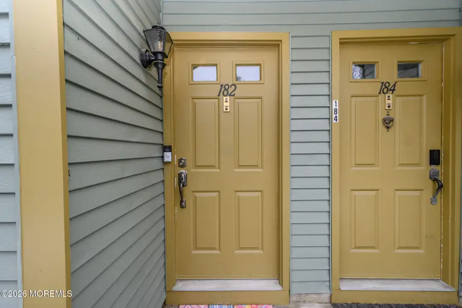 182 Edinburgh Court, Matawan, NJ 07747 - #2