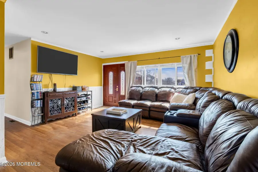 32 Koenig Lane, Freehold, NJ 07728 - #3