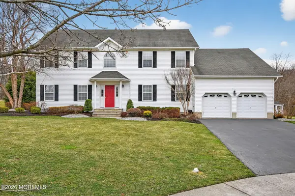 33 Samantha Circle, Matawan, NJ 07747