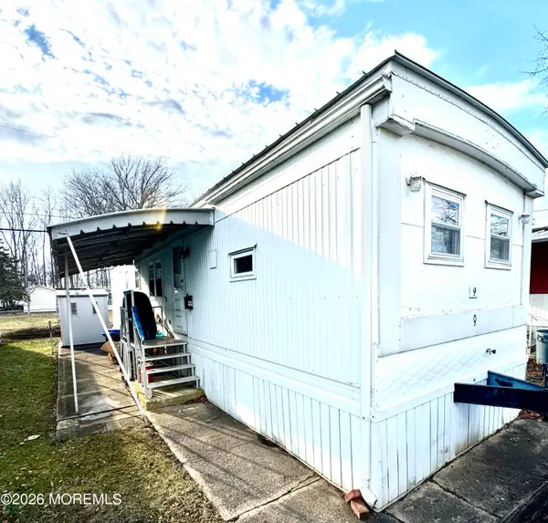 9 Sams Court, Hazlet, NJ 07730