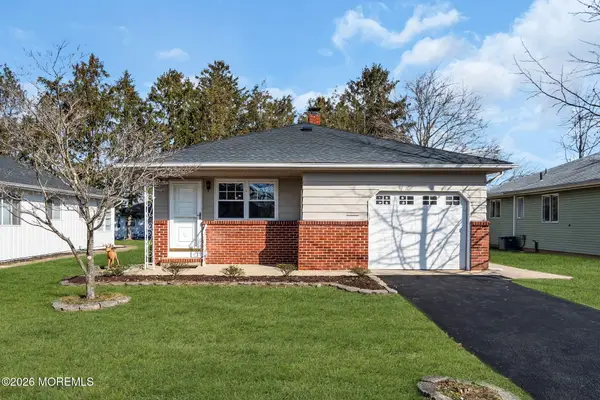 336 Saint Thomas Drive, Toms River, NJ 08757