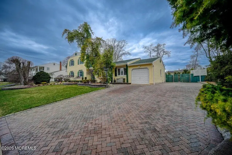 6 Meadowbrook Drive, Howell, NJ 07731 - #3